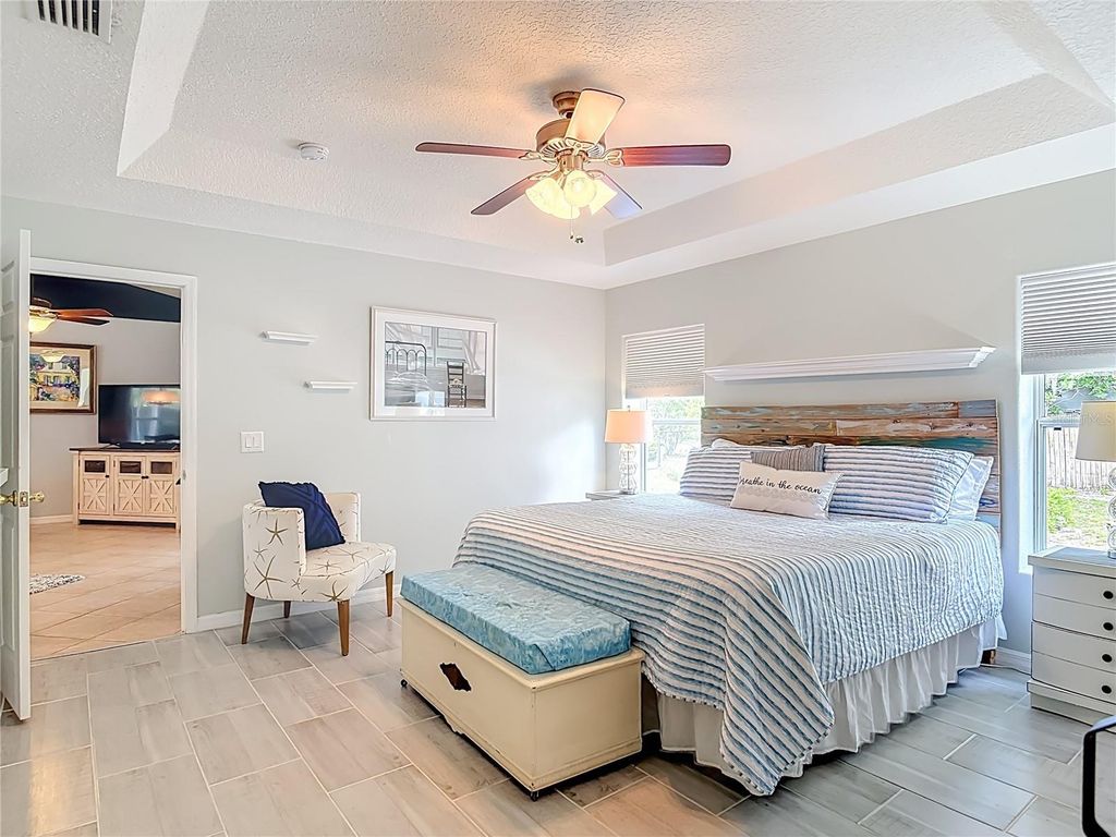 Image 26 of property listing at 191 N SUMMIT AVENUE, Lake Helen, FL 32744