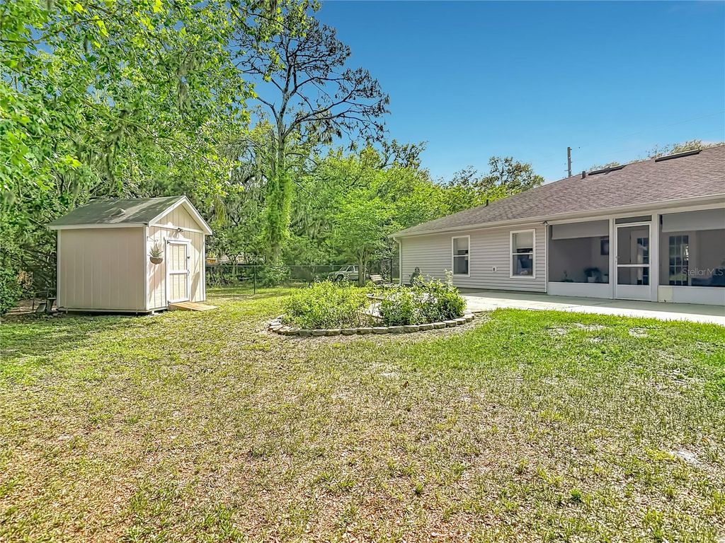 Image 44 of property listing at 191 N SUMMIT AVENUE, Lake Helen, FL 32744