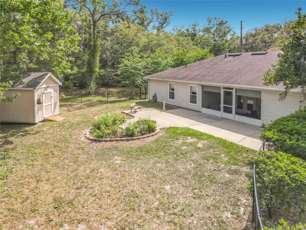 Image 47 of property listing at 191 N SUMMIT AVENUE, Lake Helen, FL 32744