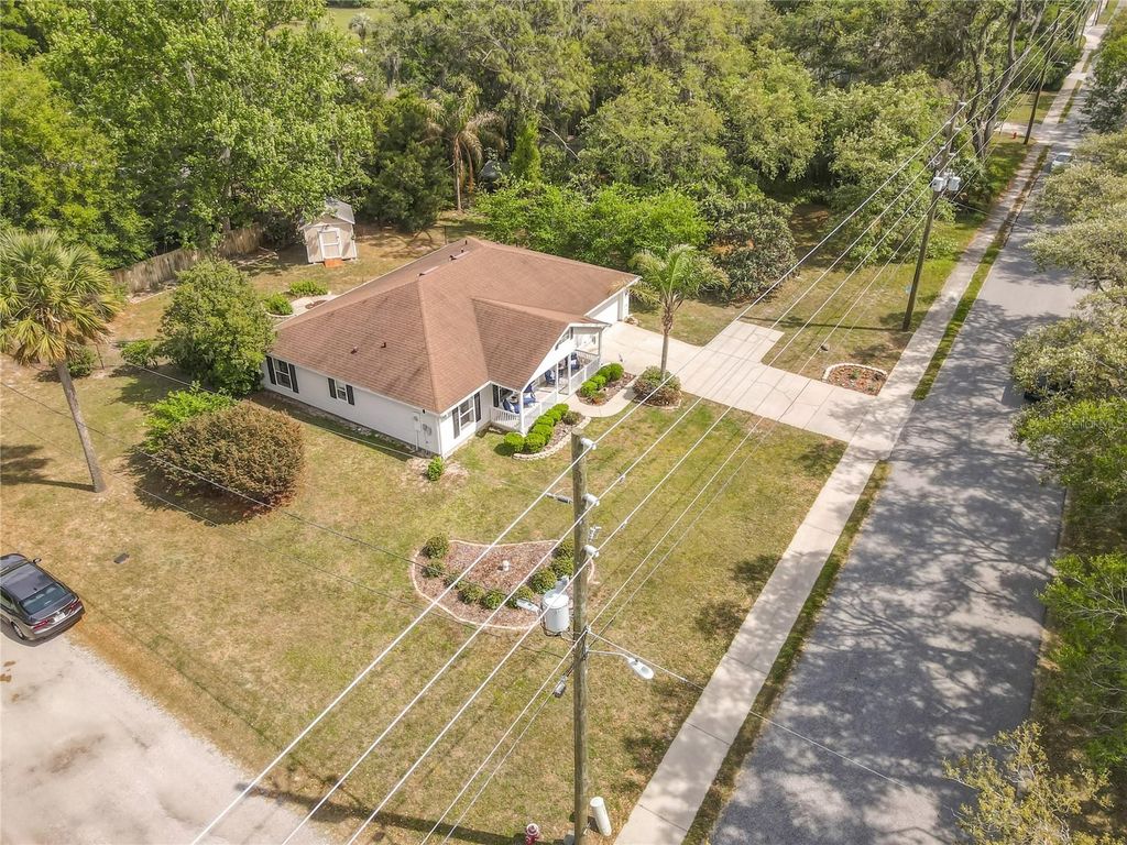 Image 53 of property listing at 191 N SUMMIT AVENUE, Lake Helen, FL 32744