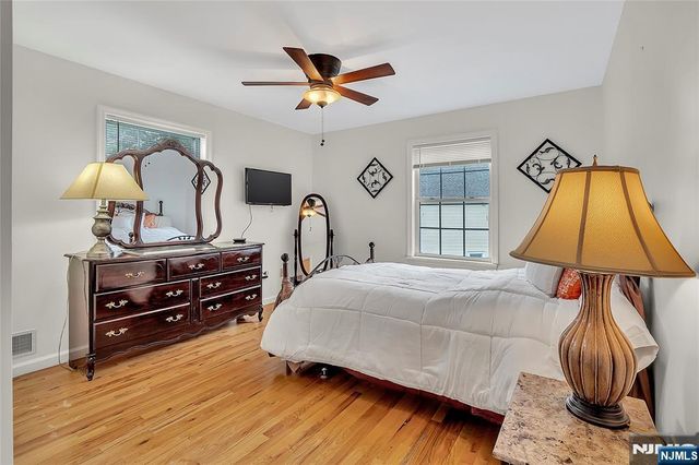 8 Mary Court, Mahwah, NJ 07430