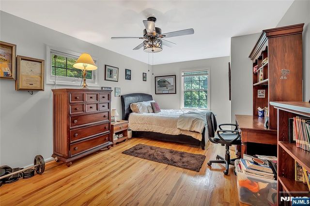 8 Mary Court, Mahwah, NJ 07430