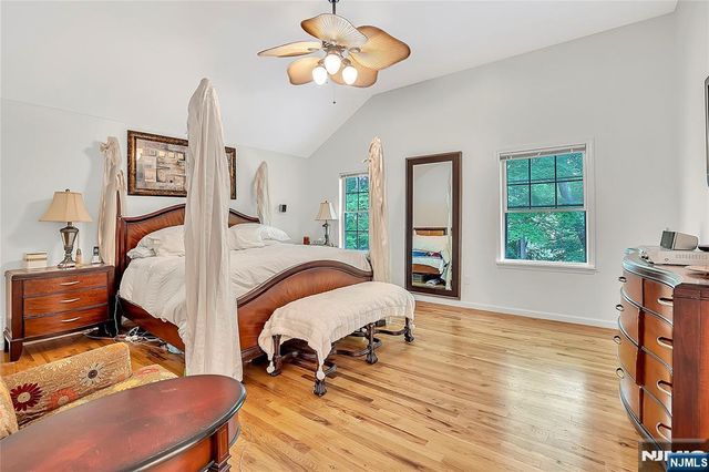 8 Mary Court, Mahwah, NJ 07430