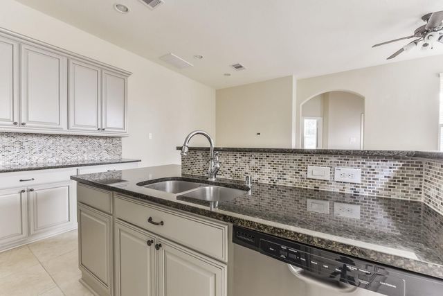 162 Cheswood Forest Place, Montgomery, TX 77316