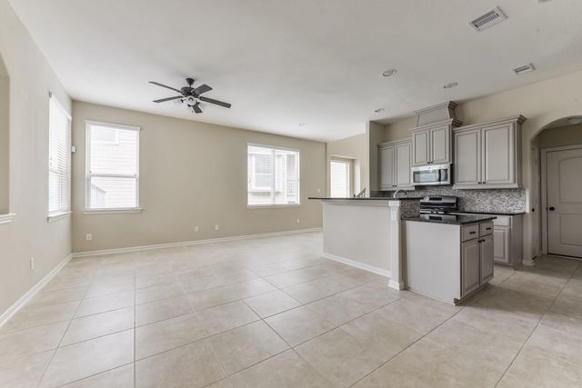 162 Cheswood Forest Place, Montgomery, TX 77316