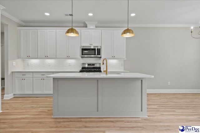 1517 Sunrise Dr, Hartsville, SC 29550