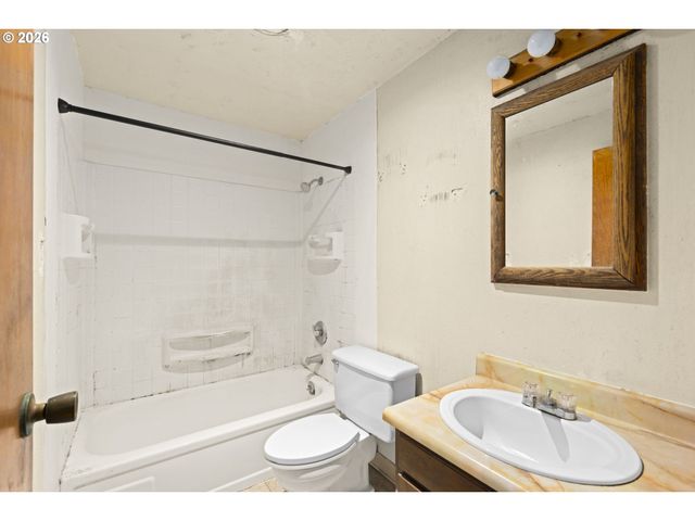 10249 N TYLER Ave, Portland, OR 97203