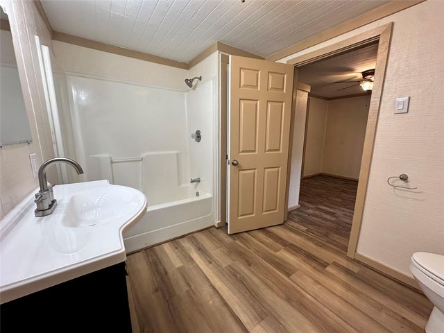 12462 Main Street, Chester, TX 75936