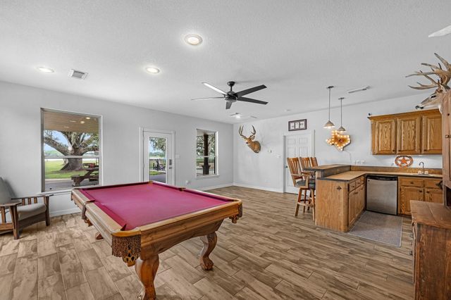 814 Sunset Trail, Angleton, TX 77515