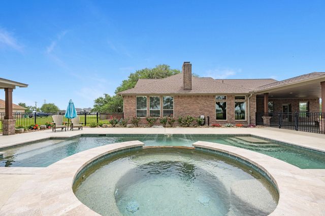 814 Sunset Trail, Angleton, TX 77515