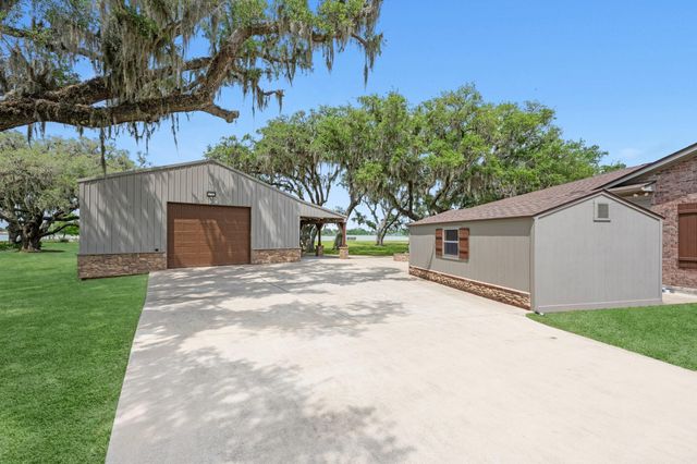 814 Sunset Trail, Angleton, TX 77515