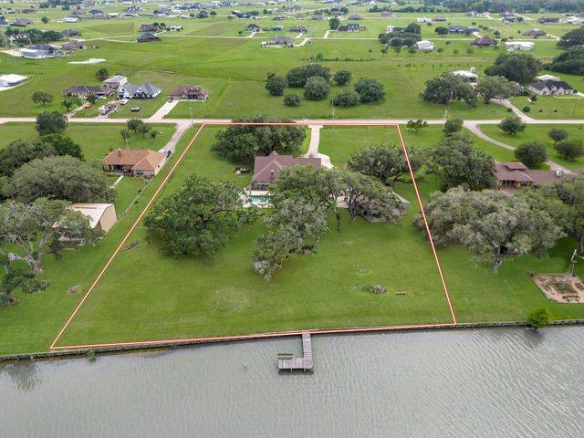 814 Sunset Trail, Angleton, TX 77515