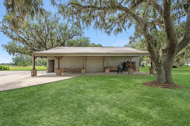 814 Sunset Trail, Angleton, TX 77515