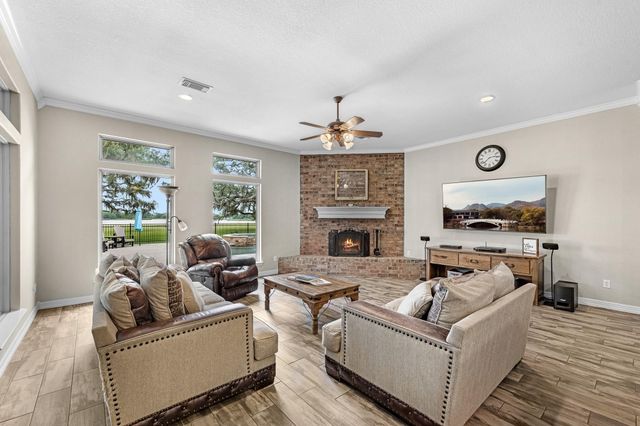 814 Sunset Trail, Angleton, TX 77515