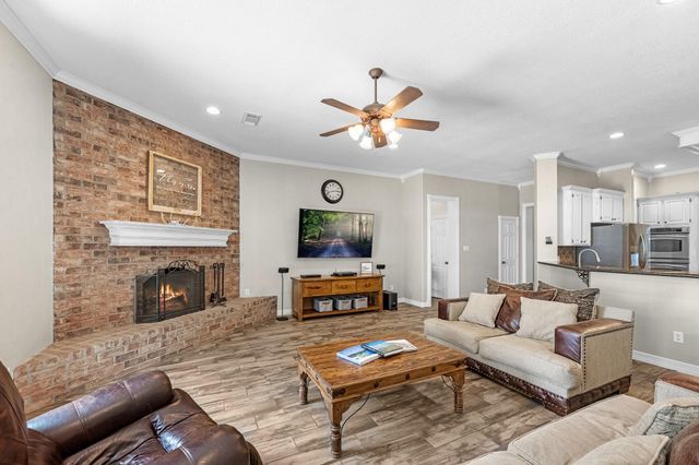 814 Sunset Trail, Angleton, TX 77515