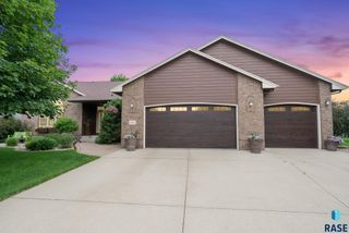 4400 E Aster Cir, Sioux Falls, SD 57103