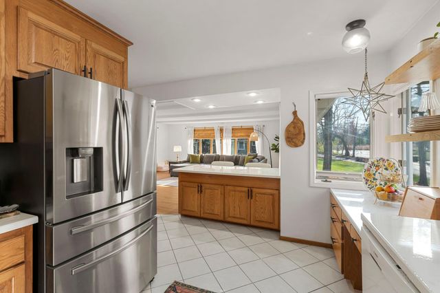 8125 Lea Road, Bloomington, MN 55438