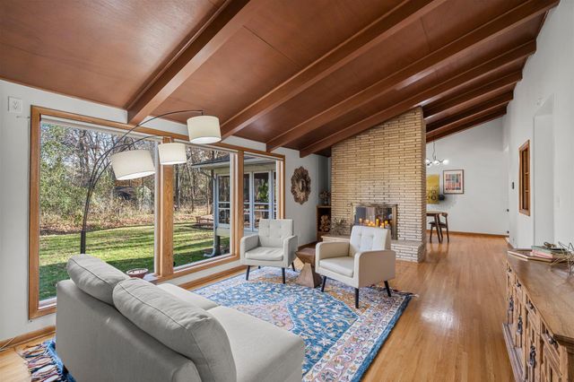 8125 Lea Road, Bloomington, MN 55438