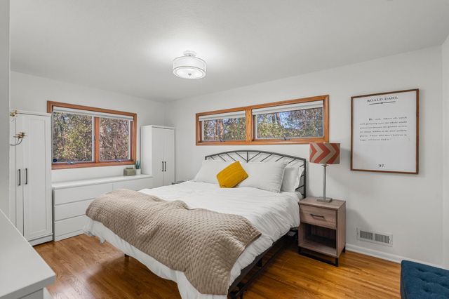 8125 Lea Road, Bloomington, MN 55438