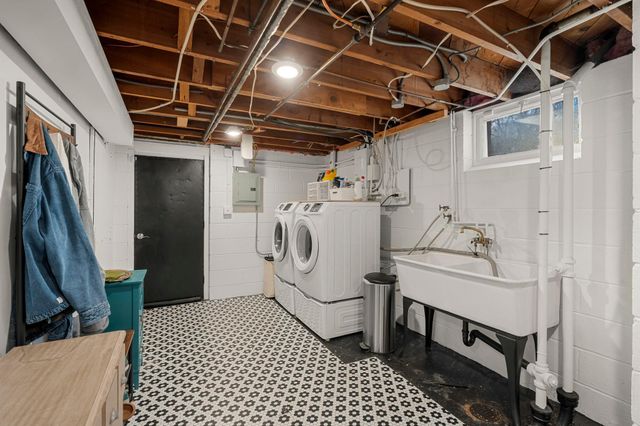 8125 Lea Road, Bloomington, MN 55438