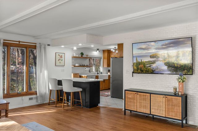 8125 Lea Road, Bloomington, MN 55438