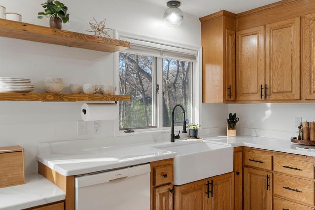 8125 Lea Road, Bloomington, MN 55438