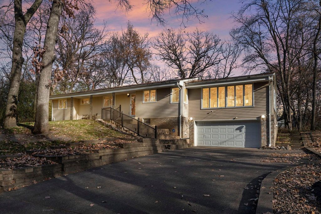 8125 Lea Road, Bloomington, MN 55438