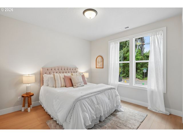 1400 Se River Forest Rd, Portland, OR 97267