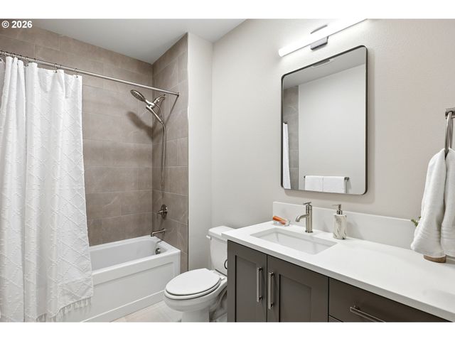 1400 Se River Forest Rd, Portland, OR 97267