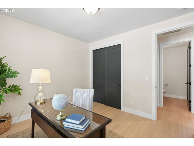 1400 Se River Forest Rd, Portland, OR 97267