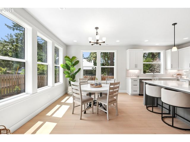 1400 Se River Forest Rd, Portland, OR 97267