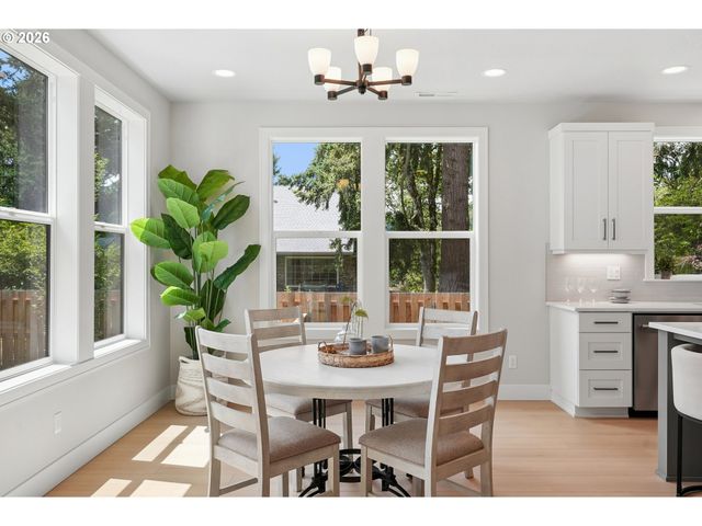 1400 Se River Forest Rd, Portland, OR 97267