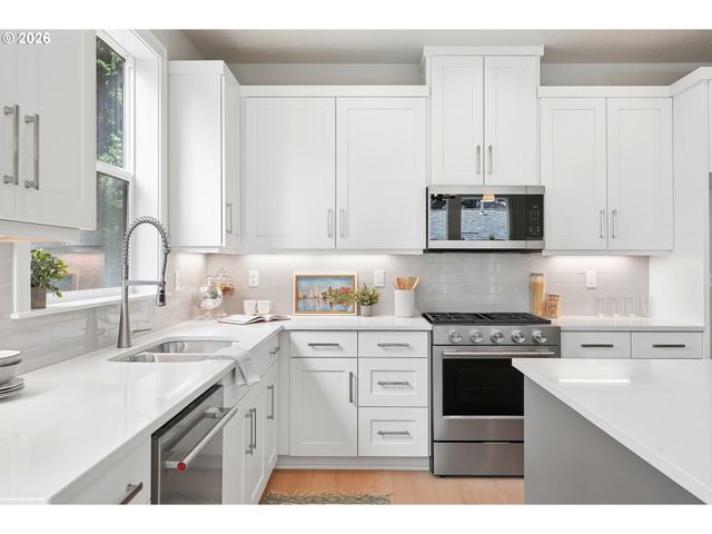 1400 Se River Forest Rd, Portland, OR 97267