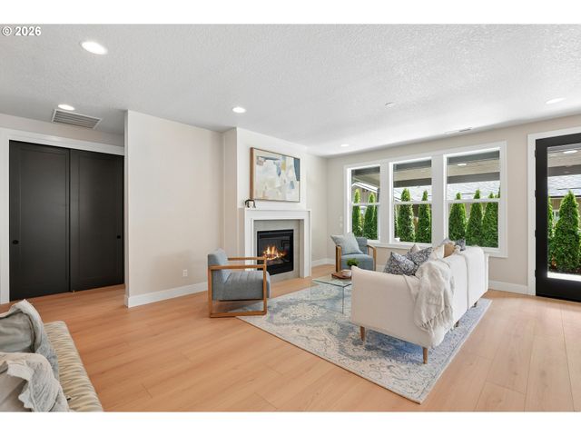 1400 Se River Forest Rd, Portland, OR 97267