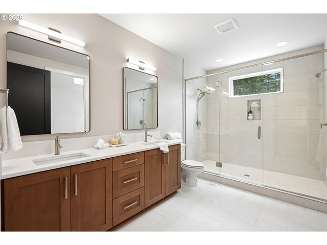 1400 Se River Forest Rd, Portland, OR 97267