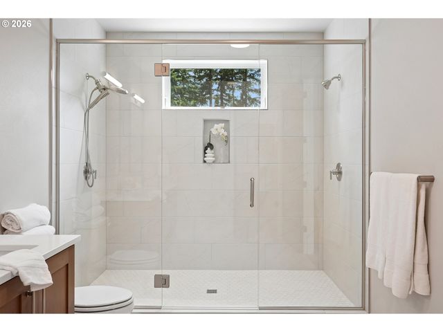 1400 Se River Forest Rd, Portland, OR 97267