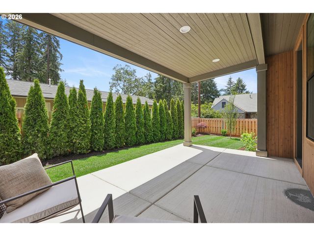 1400 Se River Forest Rd, Portland, OR 97267