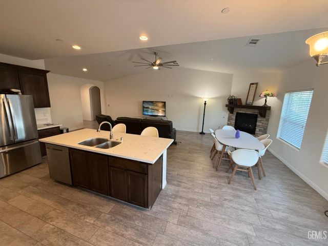 6106 Boden Place, Bakersfield, CA 93306