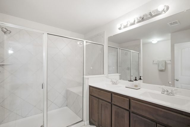 200 Live Oak Lane, Decatur, TX 76234