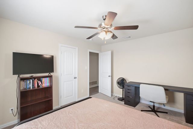 200 Live Oak Lane, Decatur, TX 76234