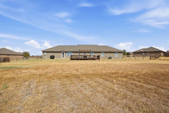 200 Live Oak Lane, Decatur, TX 76234