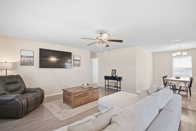 200 Live Oak Lane, Decatur, TX 76234