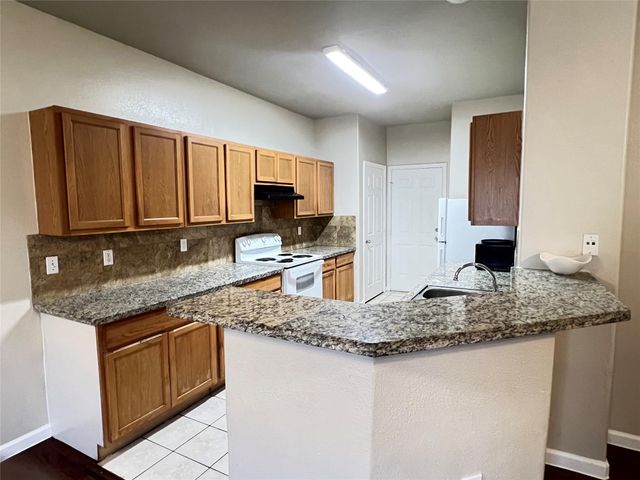 6026 Yorkglen Manor Lane, Houston, TX 77084