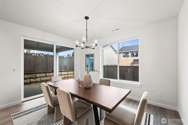 1595 Lockridge Loop E, Enumclaw, WA 98022