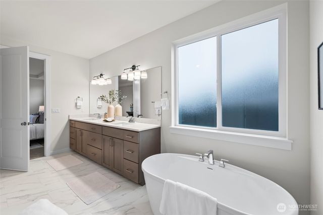 1595 Lockridge Loop E, Enumclaw, WA 98022