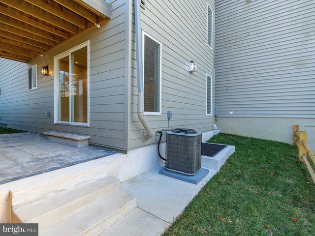 252 GATES ST, Philadelphia, PA 19128