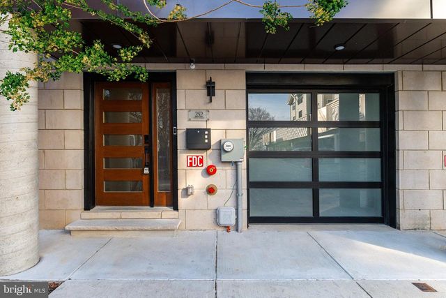 252 GATES ST, Philadelphia, PA 19128