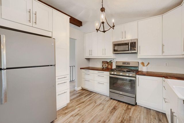 3458 Pilgrim Lane N, Plymouth, MN 55441