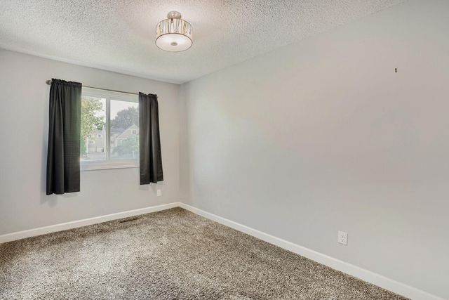 3458 Pilgrim Lane N, Plymouth, MN 55441