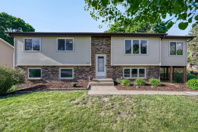 3458 Pilgrim Lane N, Plymouth, MN 55441